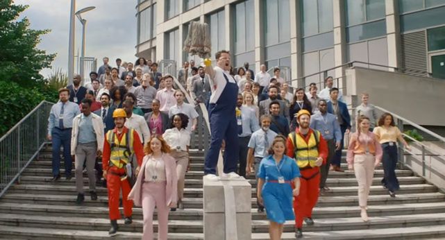 Nowa reklama McDonald's nie pokazuje jedzenia ani lokali sieci