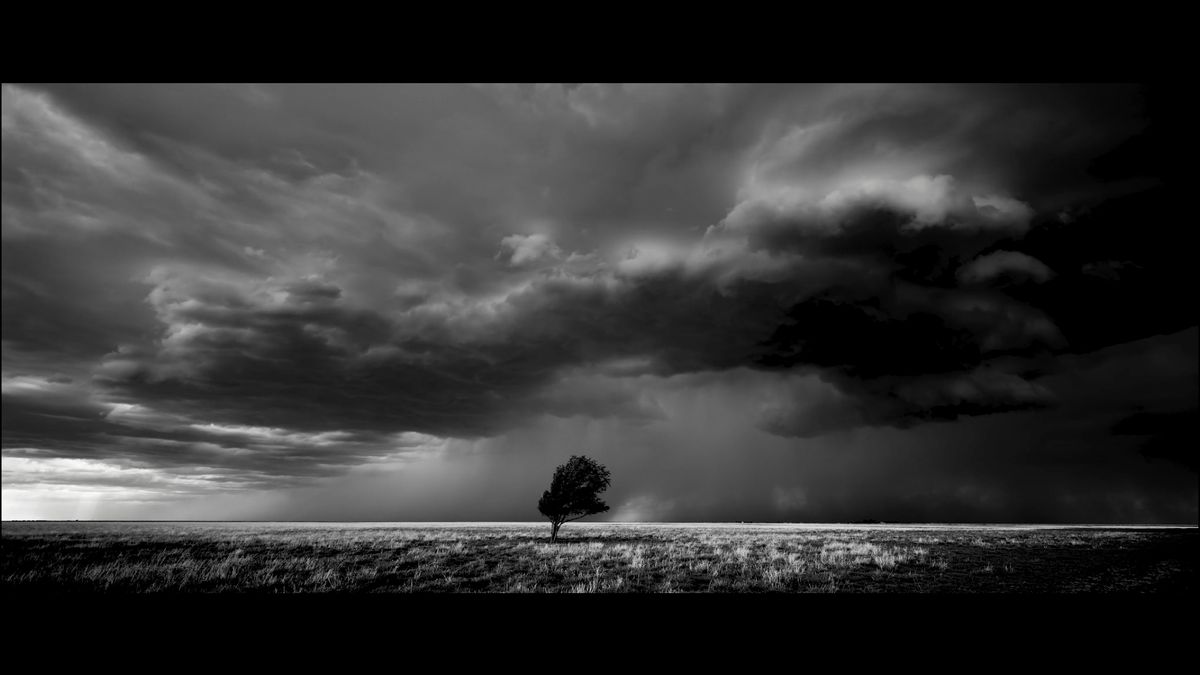 Mike Olbinski prezentuje jak formują się chmury burzowe w 8K 1