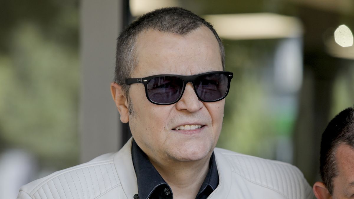 Robert Gawliński pod studiem "Dzień Dobry TVN"