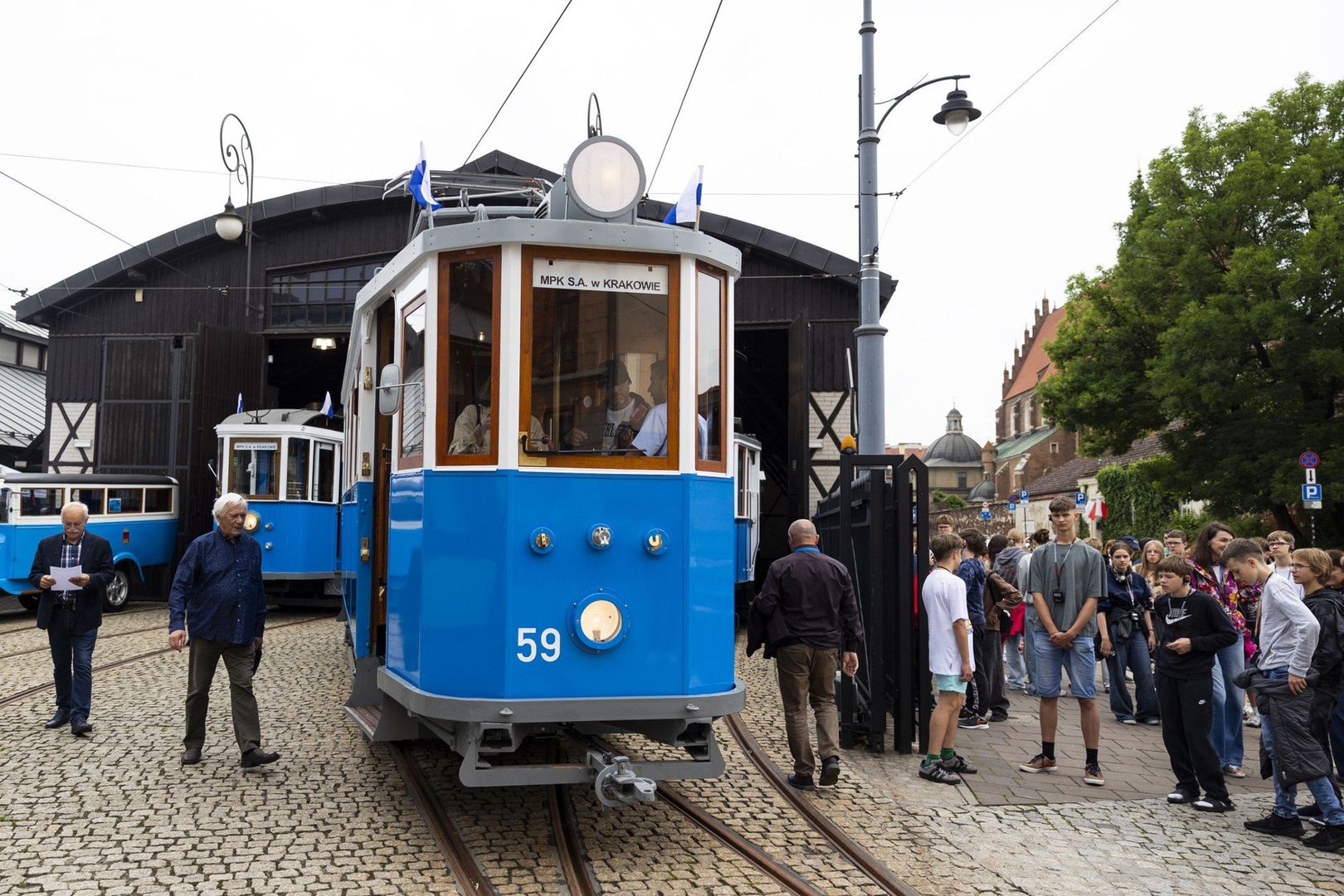 Zabytkowy tramwaj SN1 o numerze 59, który wyjechał na ulice Krakowa 103 lata temu. Po odrestaurowaniu znów wyjedzie