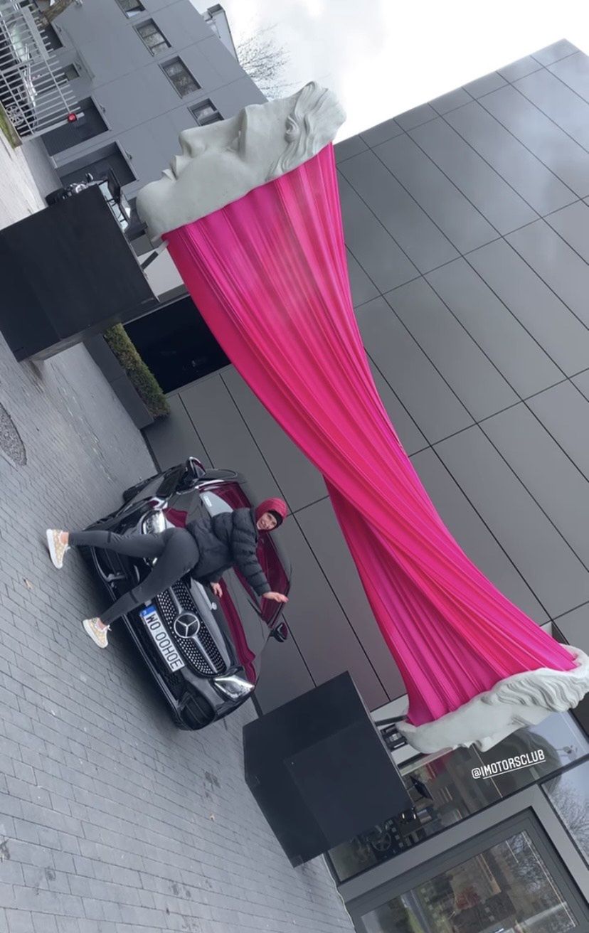 Marta Linkiewicz relacjonuje pierwszą przejażdżkę swoim Mercedesem