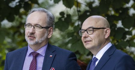 Sowite nagrody w NFZ. "Docenienie olbrzymiego poświęcenia"