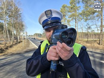 Wystarczyły dwa tygodnie, a odebrane "prawka" idą w setki