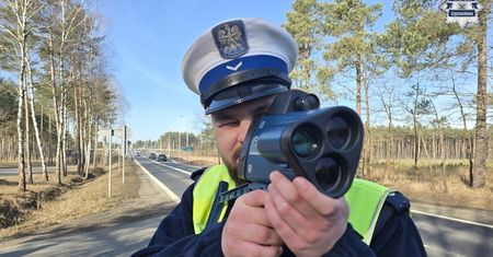 Wystarczyły dwa tygodnie. Odebrane "prawka" idą w setki