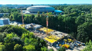 Kraków: Zabudowują ostatnie zielone przestrzenie wokół Tauron Areny. Pośród drzew wyrasta duży hotel