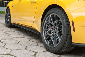 Chciał kupić Mustanga. Rozbił go podczas jazdy próbnej