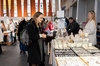 Białystok: Skarby Ziemi. W hali UwB królują minerały i biżuteria