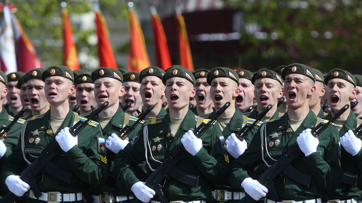 Rosjanie werbują Ukraińców do swojego wojska.