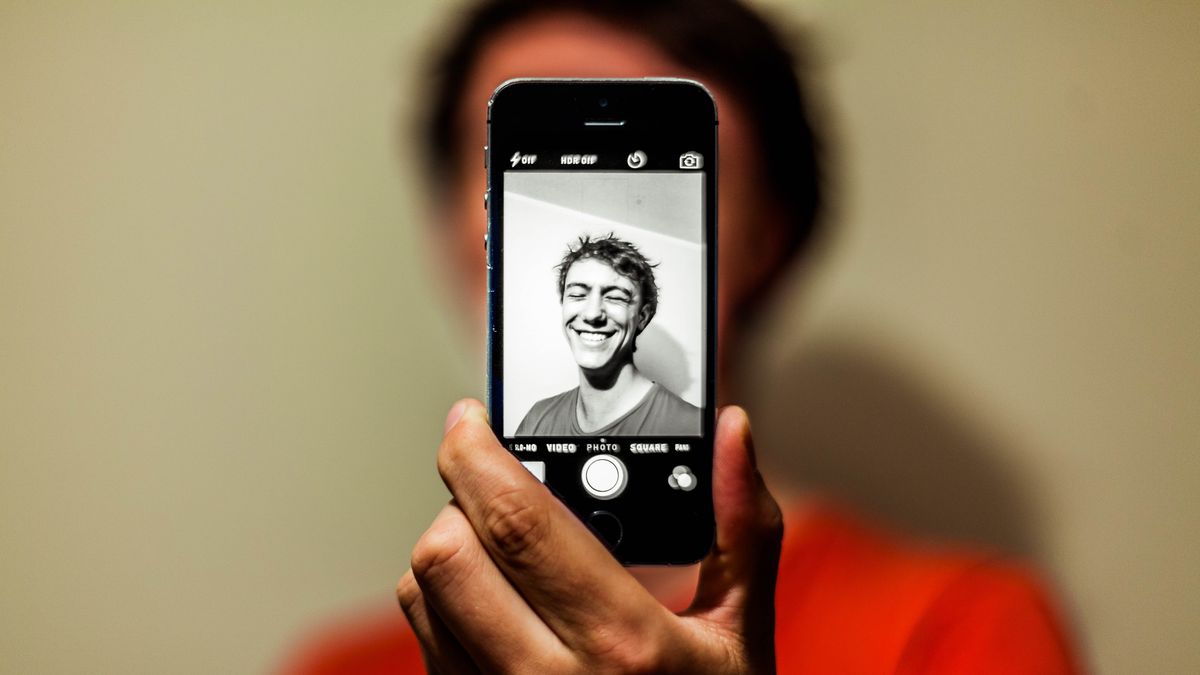 Załóż konto w banku. Ale najpierw zrób sobie selfie.