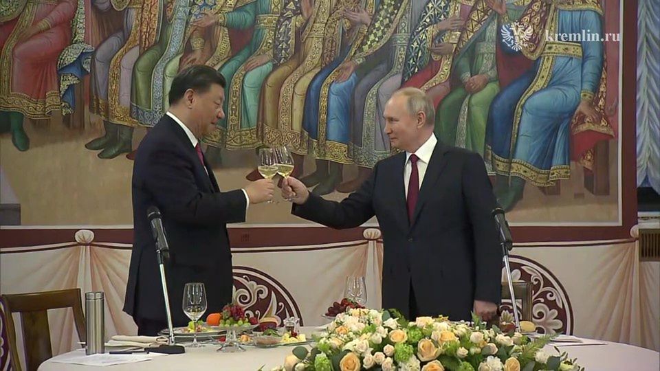 Nieoczekiwana reakcja Xi na koniec bankietu na Kremlu