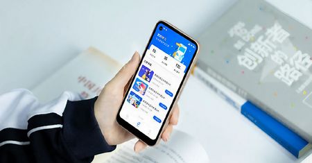 Xiaomi chwali się, że ten smartfon niewiele potrafi. Tak, to jego największa zaleta