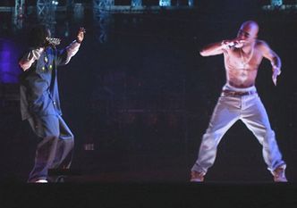 HOLOGRAM TUPACA na scenie ze Snoop Doggiem!