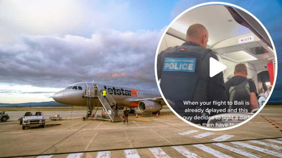 Policja wyprowadziła jednego z pasażerów z samolotu