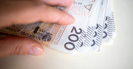 Nawet 1900 zł miesięcznie. Wiele matek nadal nie wie o tym świadczeniu