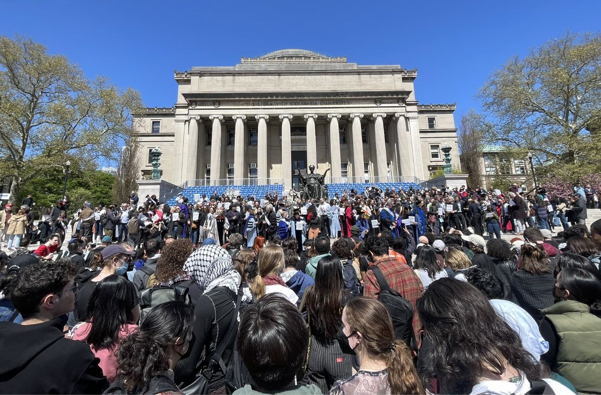 Students and lecturers protest on the premises of Columbia University on April 21.