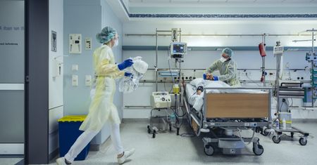 WHO: Dzienna liczba zgonów w powodu COVID-19 wzrosła o 40 proc.