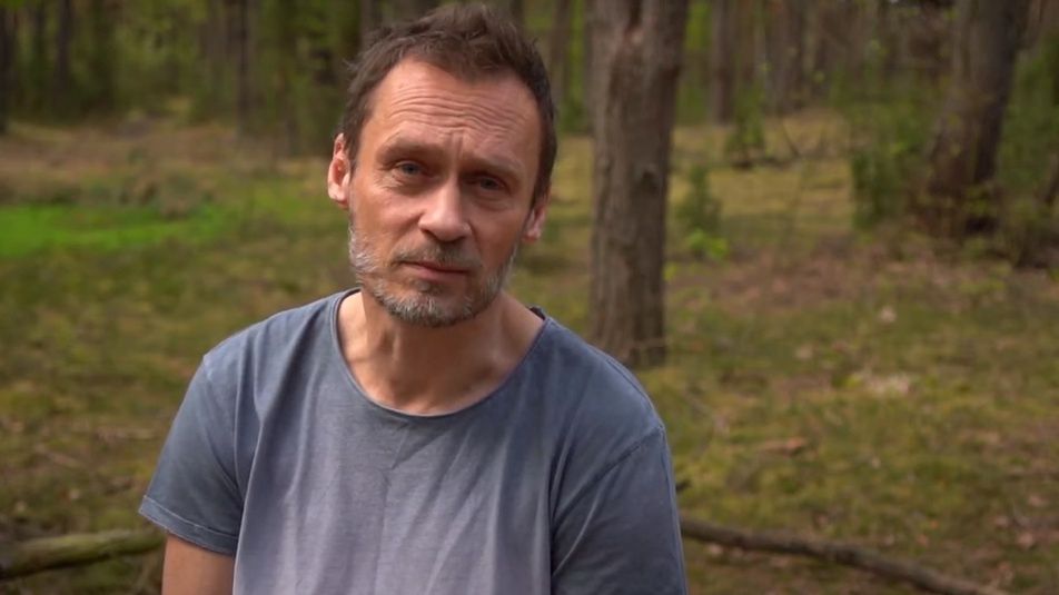 Na zdj. prezes fundacji Las na Zawsze, Paweł Krzemiński.