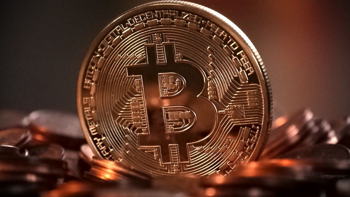 Bitcoin nadal pnie się w górę, fot. Pixabay