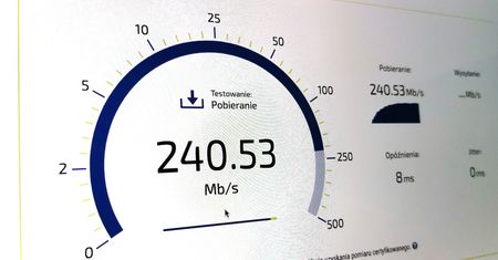 Ranking operatorów Speed Test. Najszybszy internet dają Inea i Play