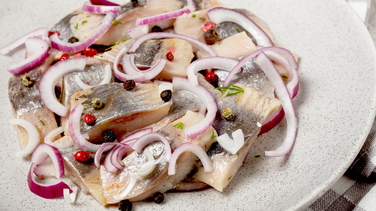 Śledzie mogą wspomóc odchudzanie, ale pod pewnymi warunkami