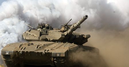 Najpierw w Ukrainie, teraz w Izraelu. Metalowe klatki górują nad czołgami