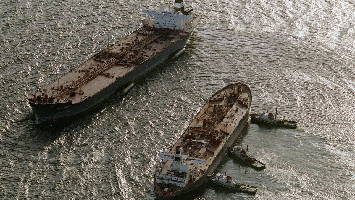 Ryzyko wycieku ropy naftowej z rosyjskich tankowców może być pretekstem dla ograniczenia handlu rosyjskim surowcem (zdjęcie poglądowe)