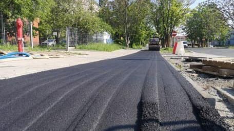 Wrocław. Budowa TAT przyspiesza. Wylano już pierwszy asfalt