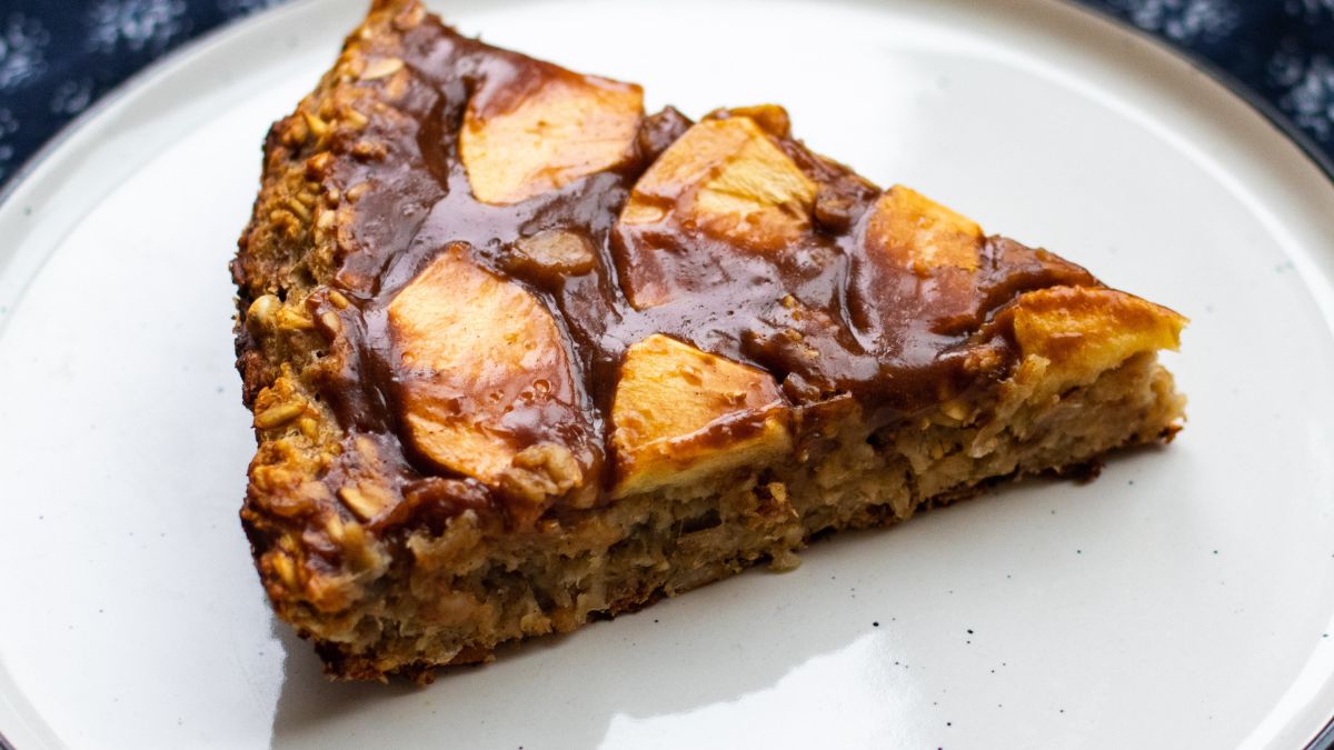 Owsiany torcik na zimno możesz podać z ulubionymi owocami