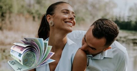 Klaudia Halejcio o zawartości kopert ślubnych. "Jeśli chodzi o nasze wesele"