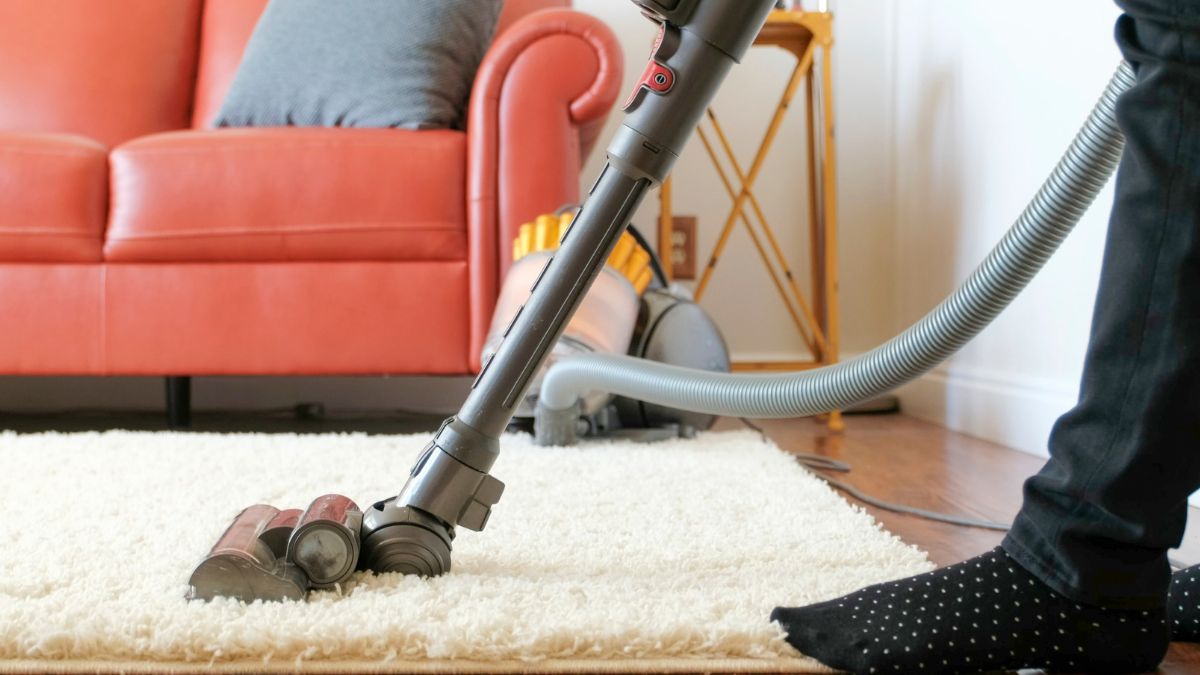 Jak sprzątać, by oszczędzić energię?