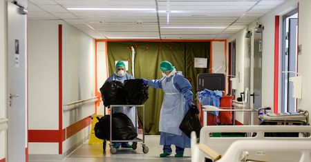 Koronawirus - Sieradz. Wszystkie pielęgniarki z wirusem. Dramatyczny apel