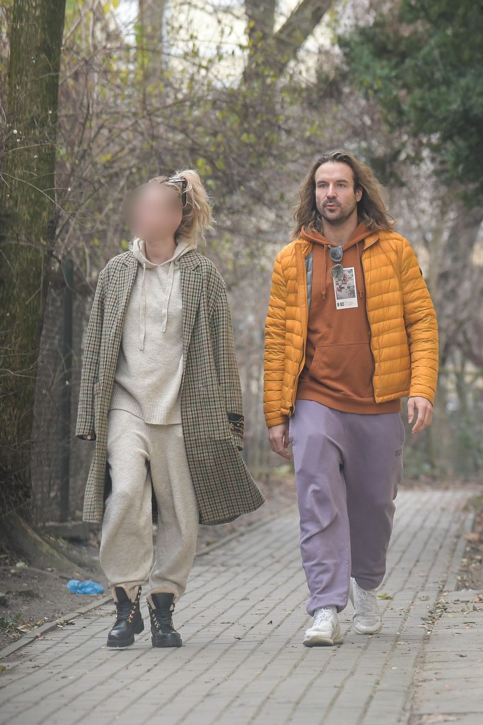 Piotr Stramowski przyłapany z nową dziewczyną! Wybrali się na spacer (ZDJĘCIA)