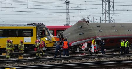 Czołowe zderzenie dwóch pociągów w Gdyni