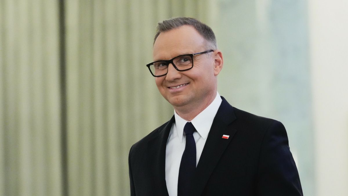 Prezydent wr?cza odznaczenia zas?u?onym harcerzom
08.07.2025 Warszawa Ceremonia wreczenia przez Prezydenta Rzeczypospolitej Polskiej odznaczen panstwowych zasluzonym instruktorom organizacji harcerskich i skautowych for Marysia Zawada/REPORTER
N/z: Andrzej Duda
Marysia Zawada/REPORTER