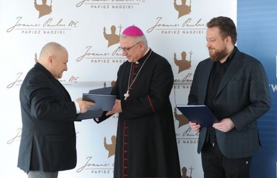 Telewizja Polska zdigitalizuje nagrania o Janie Pawle II przekazane przez Episkopat Polski