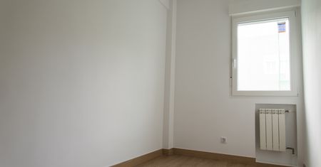 Ogłoszenie z Warszawy hitem. Internauci szydzą. Zobacz cenę