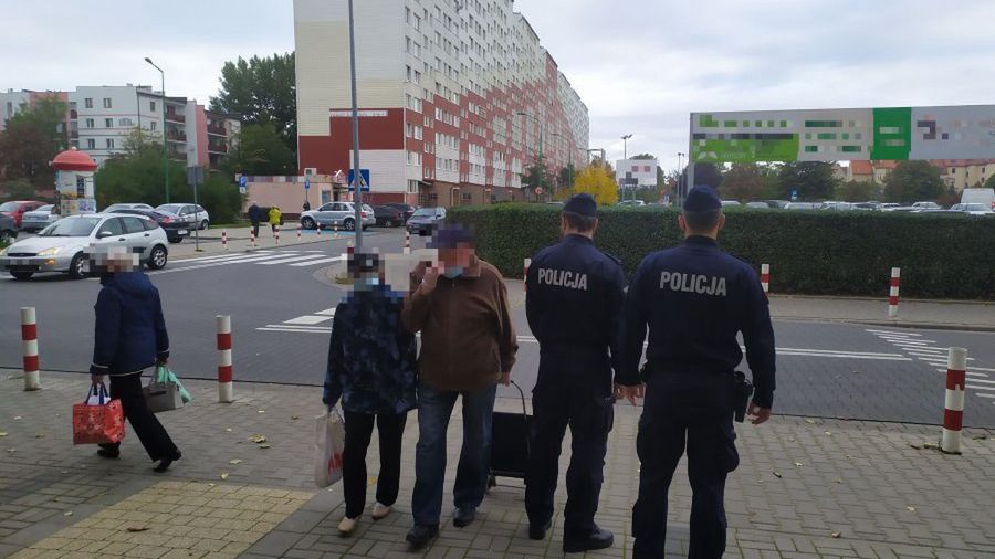 Koronawirus w Polsce. Nie nosimy maseczek. Policja wystawiła 22 tys. mandatów  