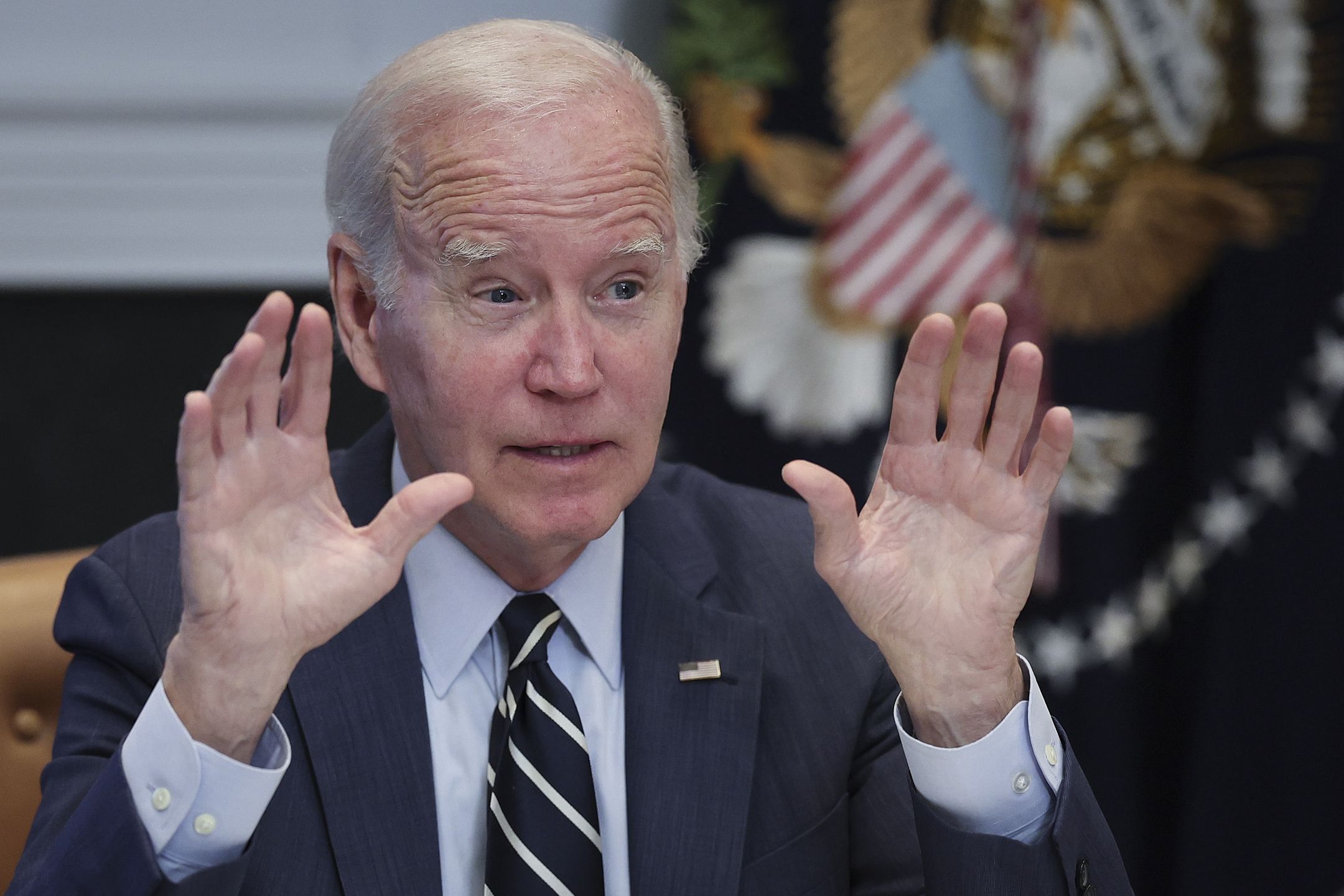 Joe Biden żartuje z dziennikarzami po powrocie do Białego Domu