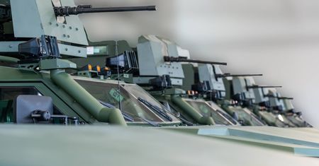 Jeszcze pachną nowością. Nowiutkie wozy w rękach Ukraińców