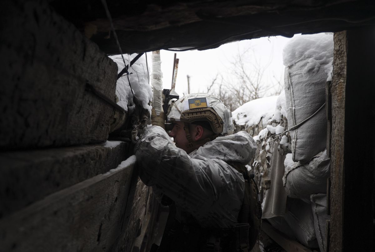 Ukraina zawiedziona postawą Niemiec? "Nadeszła chwila prawdy". Na zdjęciu ukraiński żołnierz w pobliżu Awdijewki w obwodzie donieckim na wschodzie Ukrainy 