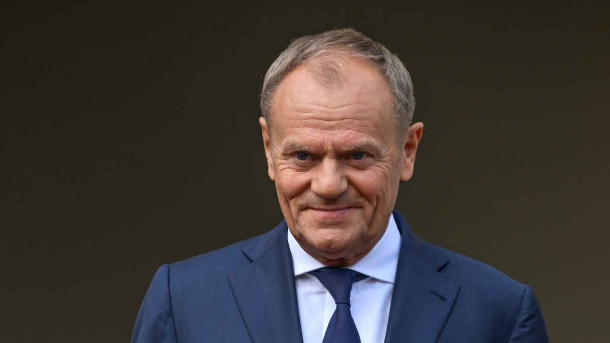 RZESZOW, POLAND - SEPTEMBER 5: Polish Prime Minister Donald Tusk arrives to meet Ireland's Taoiseach Simon Harris ahead of their meeting at the Lubomirski Summer Palace in Rzeszow, Poland, on September 5, 2024. Taoiseach Harris stopped in Rzeszow on his return from Kiev, where he met Ukrainian President Vladimir Zelenskyy and secured a bilateral security agreement, committing Ireland to provide non-lethal military support and humanitarian aid to Ukraine. (Photo by Artur Widak/NurPhoto via Getty Images)