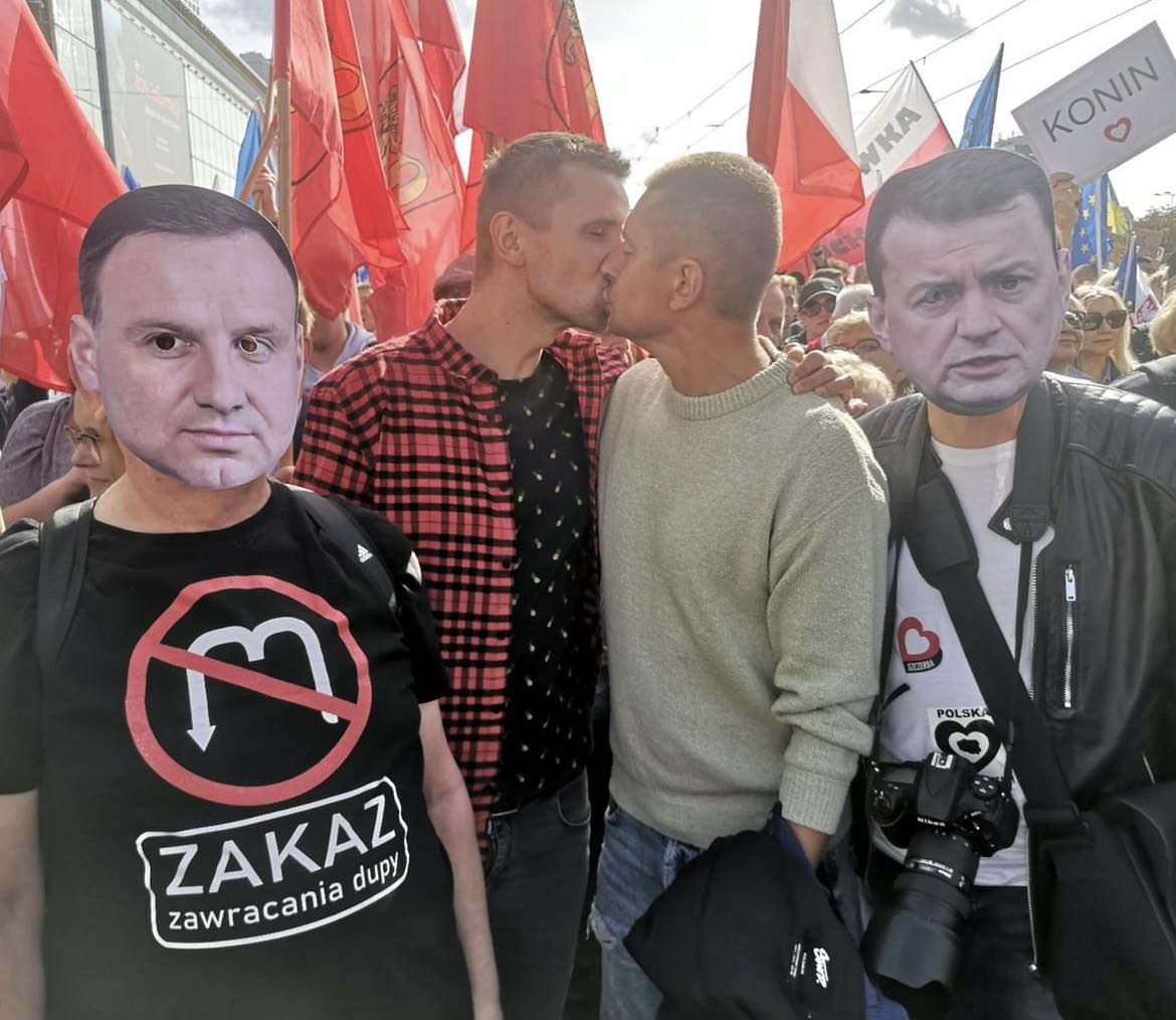 Geje z teledysku Roxette całują się na Marszu Miliona Serc