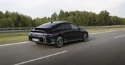 Test: Hyundai Ioniq 6 mógłby być środkiem karnym dla piratów drogowych. Nie da się nim normalnie jeździć