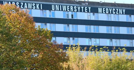 Spór o projekt. Badaczka oskarża WUM, uczelnia zarzuca fałszowanie