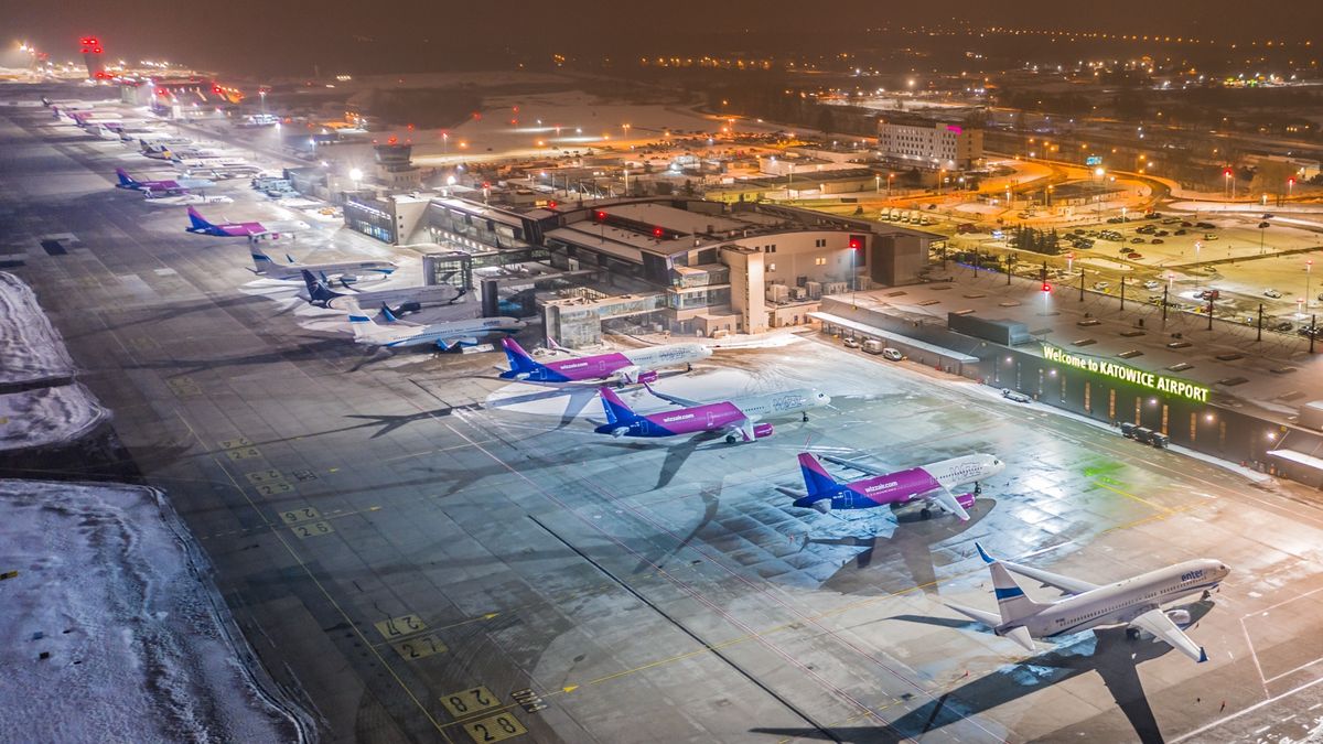 Śląskie. Z lotniska Katowice Pyrzowice w styczniu skorzystało ponad 10-krotnie mniej pasażerów niż przed rokiem.