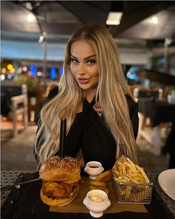 Ewel0na wojuje z restauracją na Instagramie