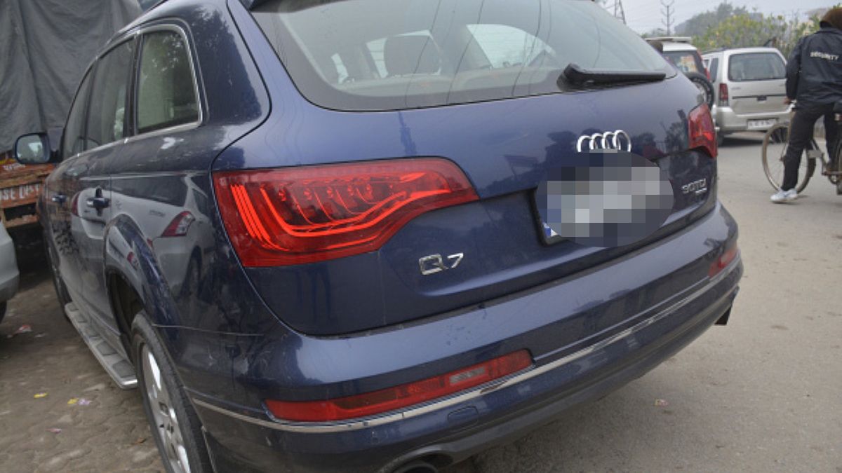 Audi Q7 miało zostać skradzione sprzed bloku. W rzeczywistości była to próba wyłudzenia odszkodowania 