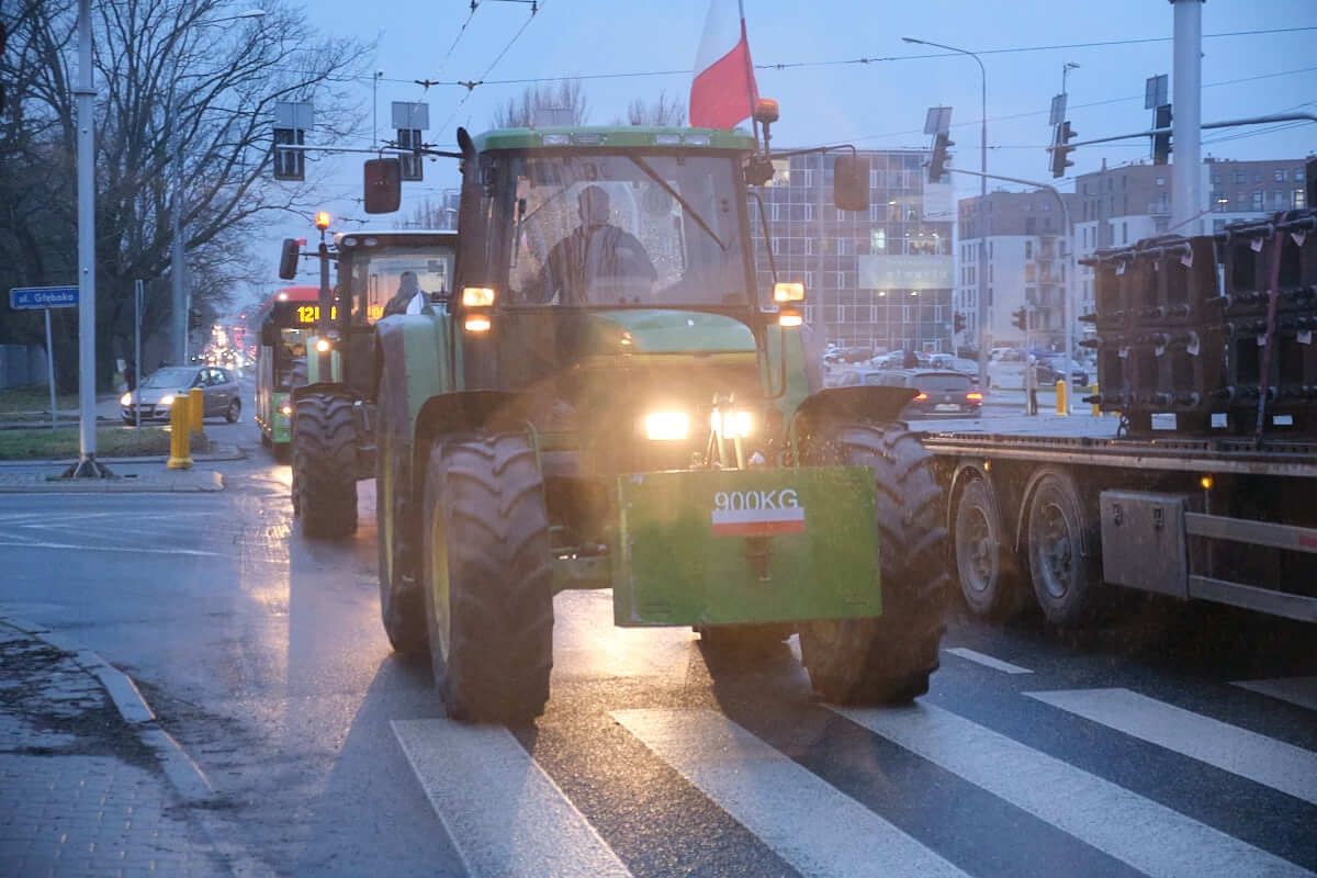 Spontaniczny przejazd rolników do centrum Lublina