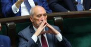 Macierewicz z orderem, czyli między kłamstwem a patyną [OPINIA]