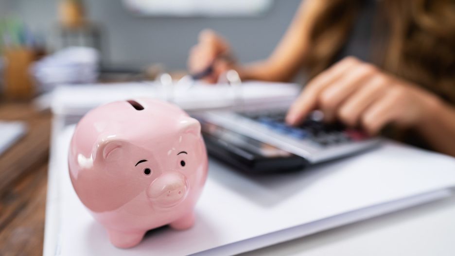 Najczęściej Polacy odkładają pieniądze na niespodziewane wydatki.